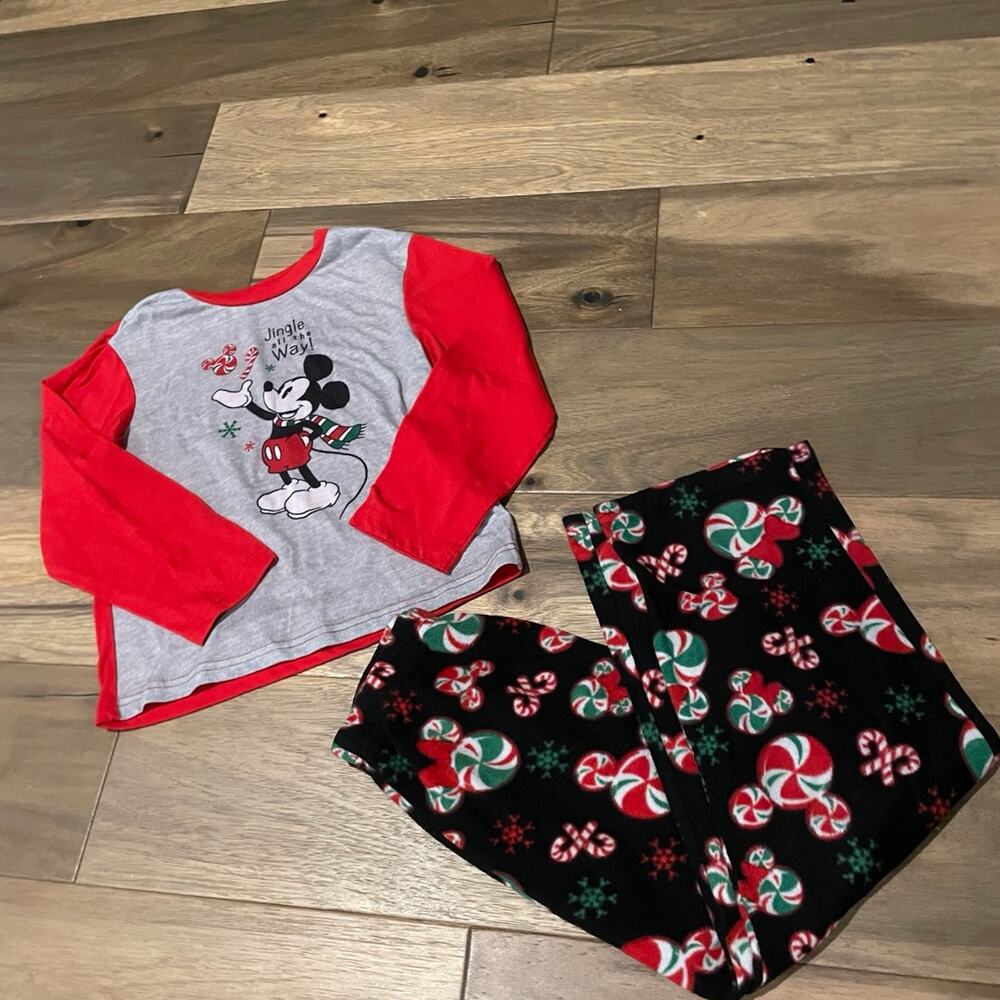 Disney Boys or Girl's unisex Mickey Mouse Christmas pajama set size: 8